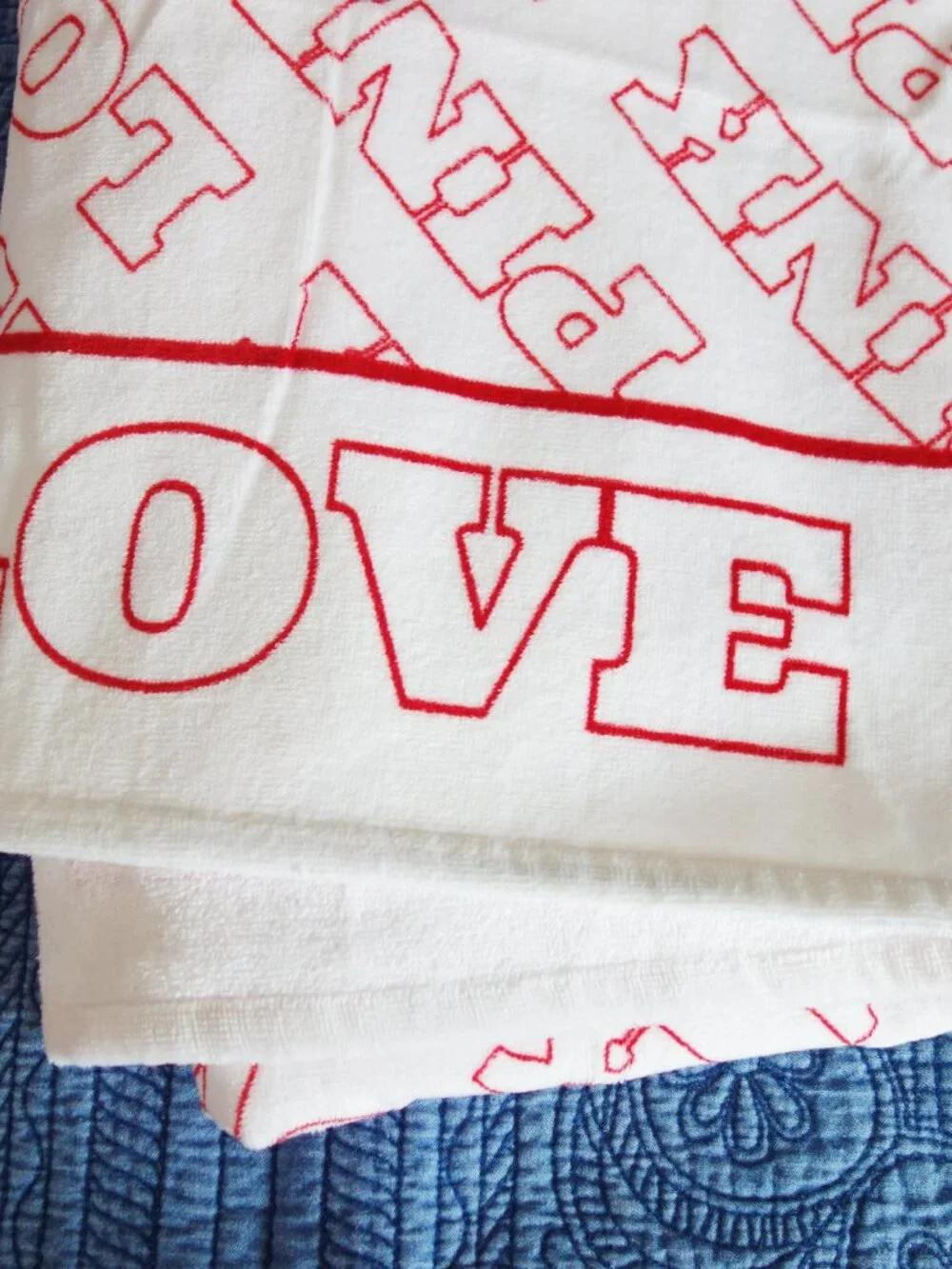 Victoria’s Secret PINK Love Pink Logo Beach Towel Red White Cotton New